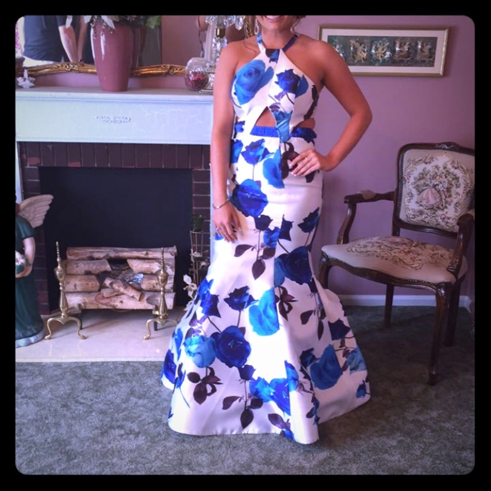 Selling prom gown